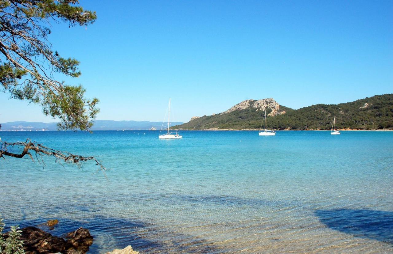 Appartement En Residence Privee, Face A La Mer Avec Acces Direct Plage Hyeres Exterior photo